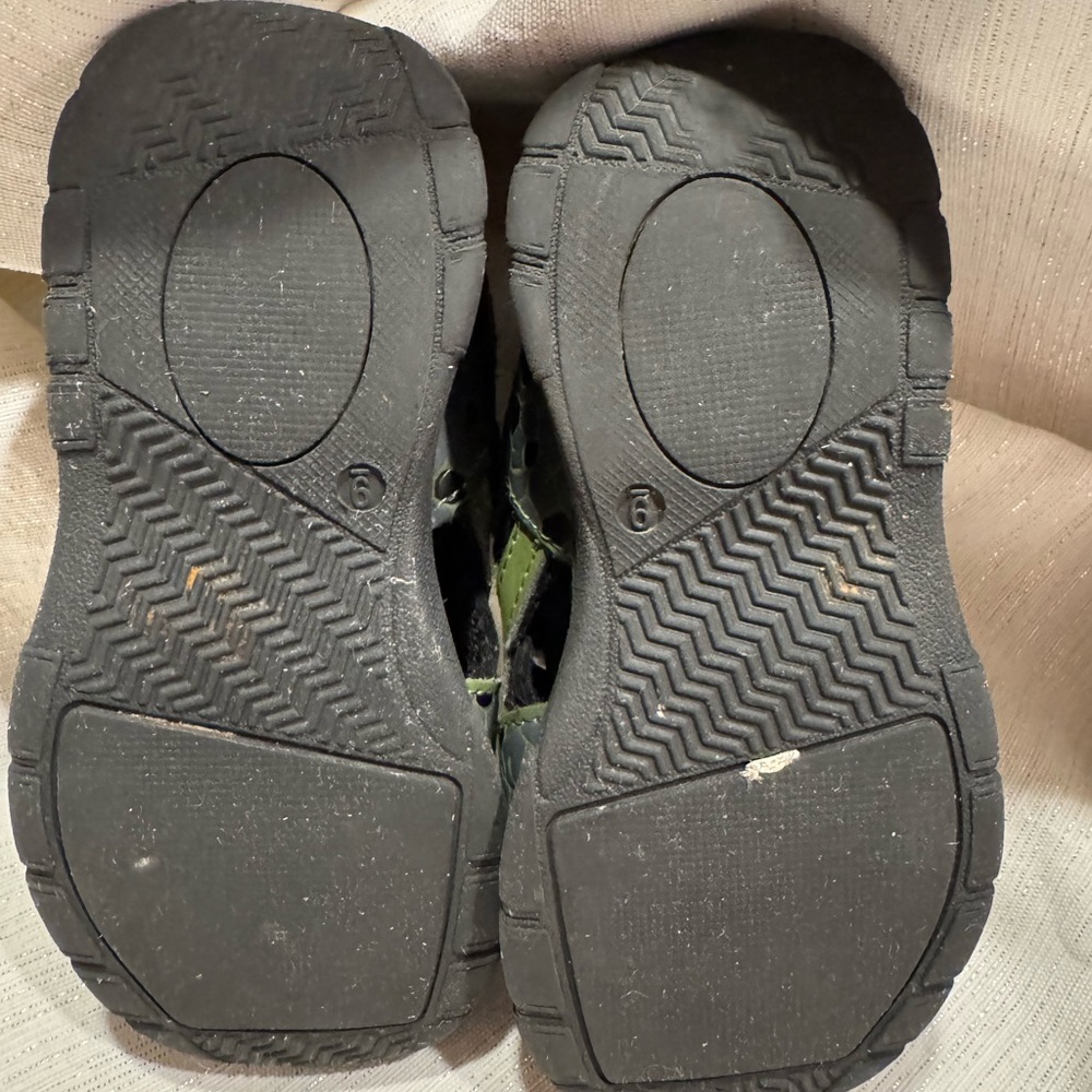 Kids Green Camouflage Jurassic World Sandals - Picture 4 of 6